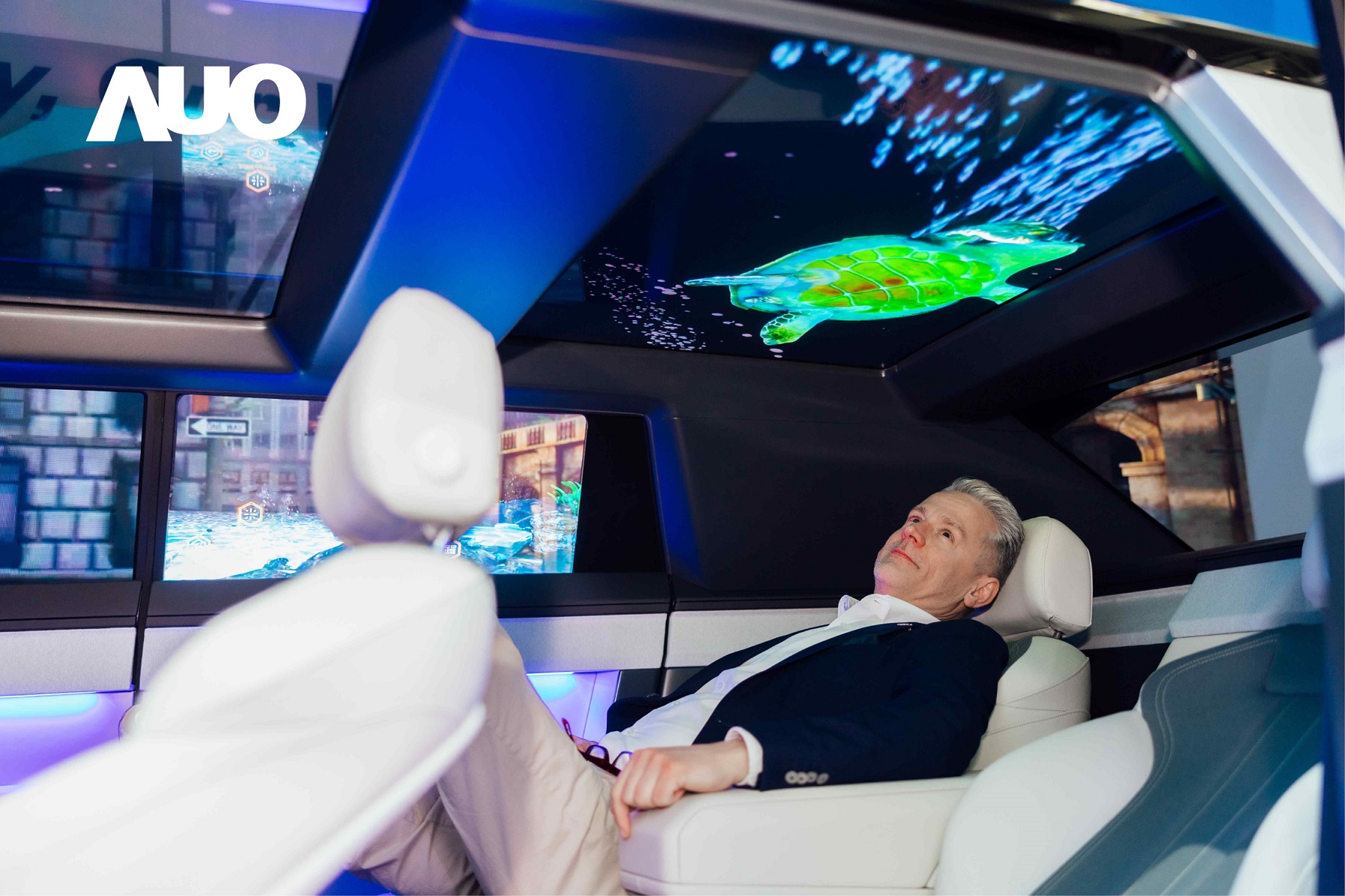 leyu官网Smart Cockpit 2025集Micro LED透明、大型化、可挠优势之大成，携手BHTC打造未来视界的车用Display HMI解决方案